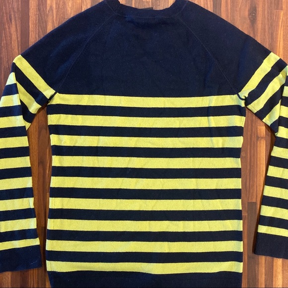 Women’s Miss Wu cashmere crew sweater - Picture 3 of 5